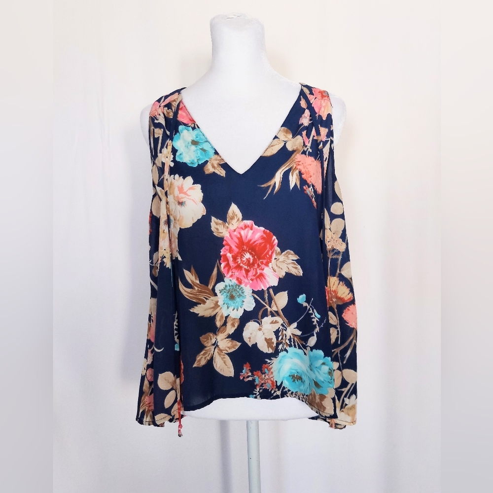 Lush V Neck Tie Front Sleeveless Top Blouse Womens Size Small Floral Blue Pink